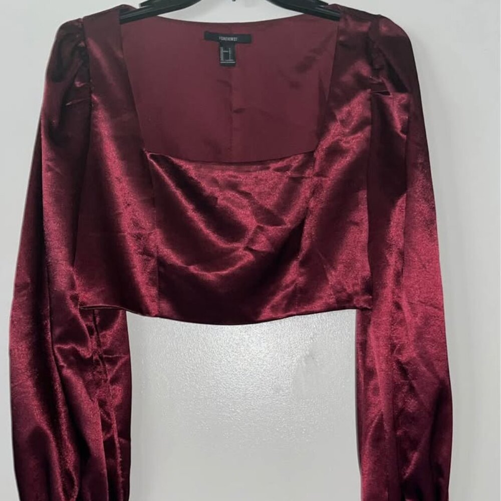 Forever 21 Satiny Crop Top Blouse in Wine, Large